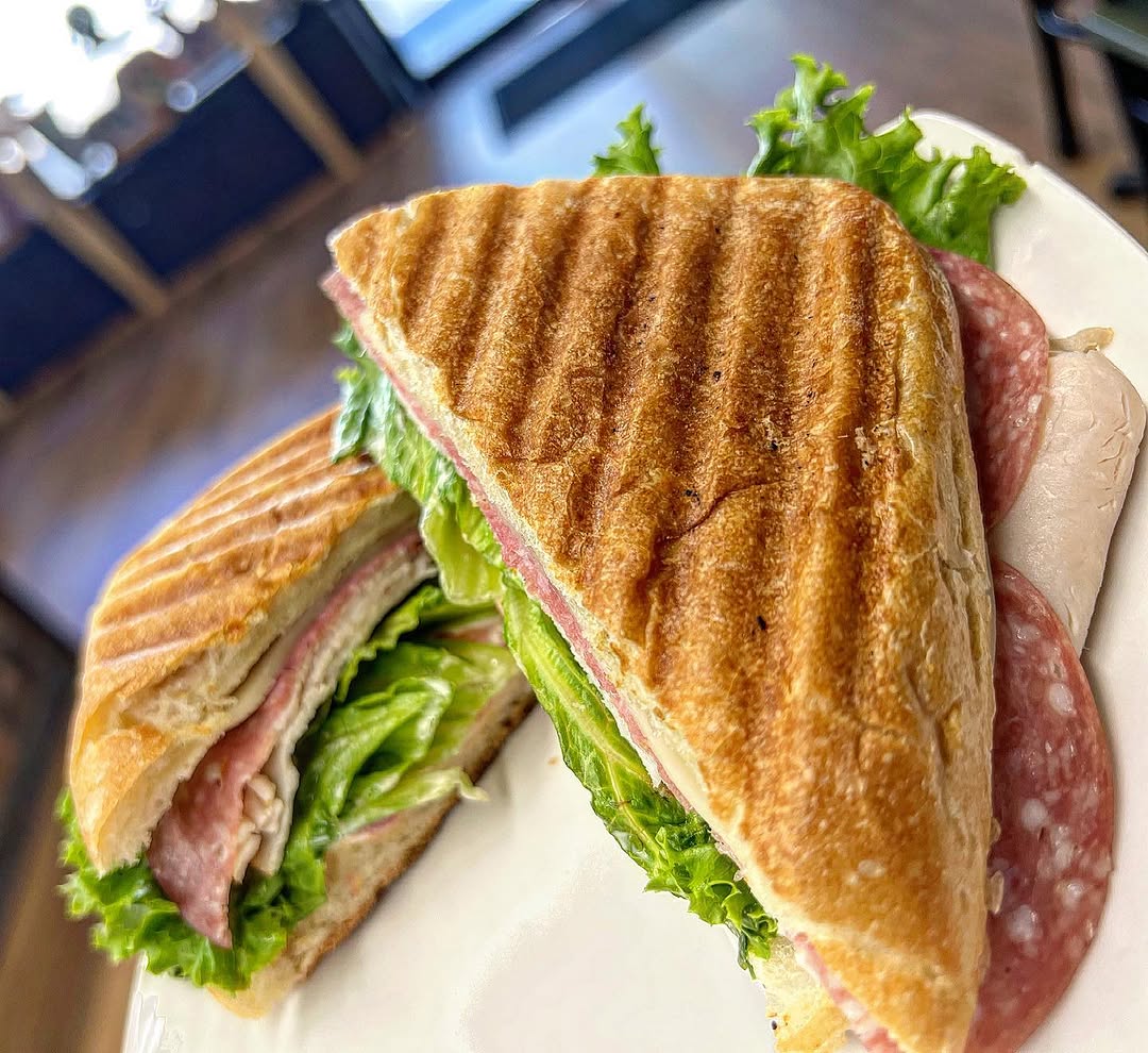 Order healthy sips and eats from <strong>Yayi's</strong> today